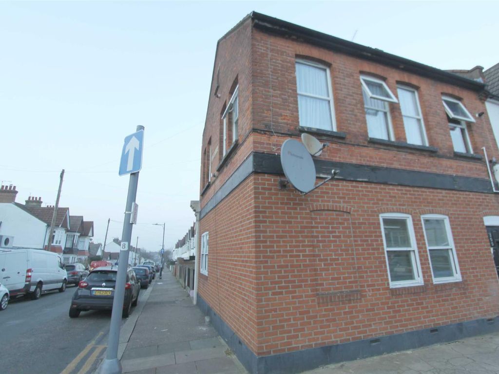 1 bed flat to rent in Westborough Road, WestcliffOnSea SS0 Zoopla