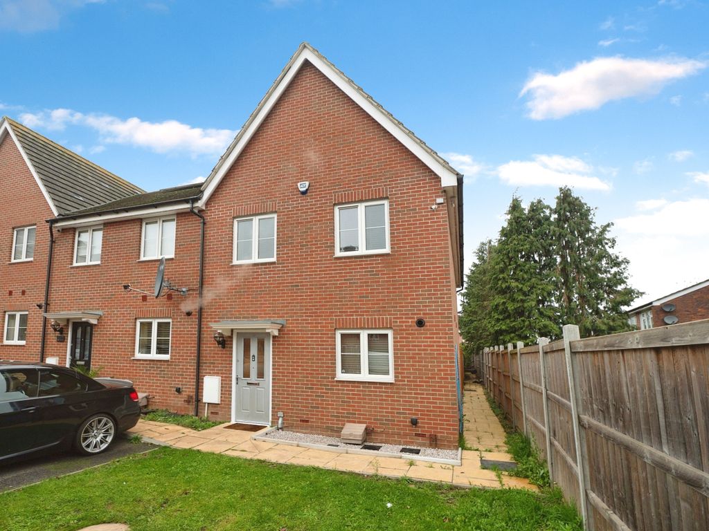 3 bed end terrace house for sale in Small Heath Avenue, Romford RM3, £425,000 Zoopla