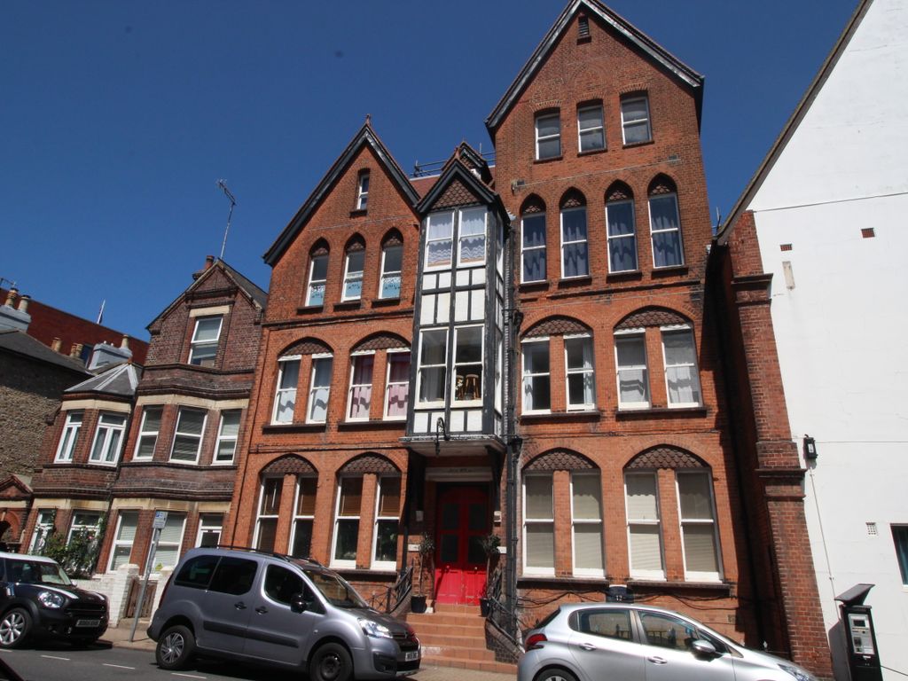 2 bed flat to rent in South Street, Eastbourne BN21 Zoopla