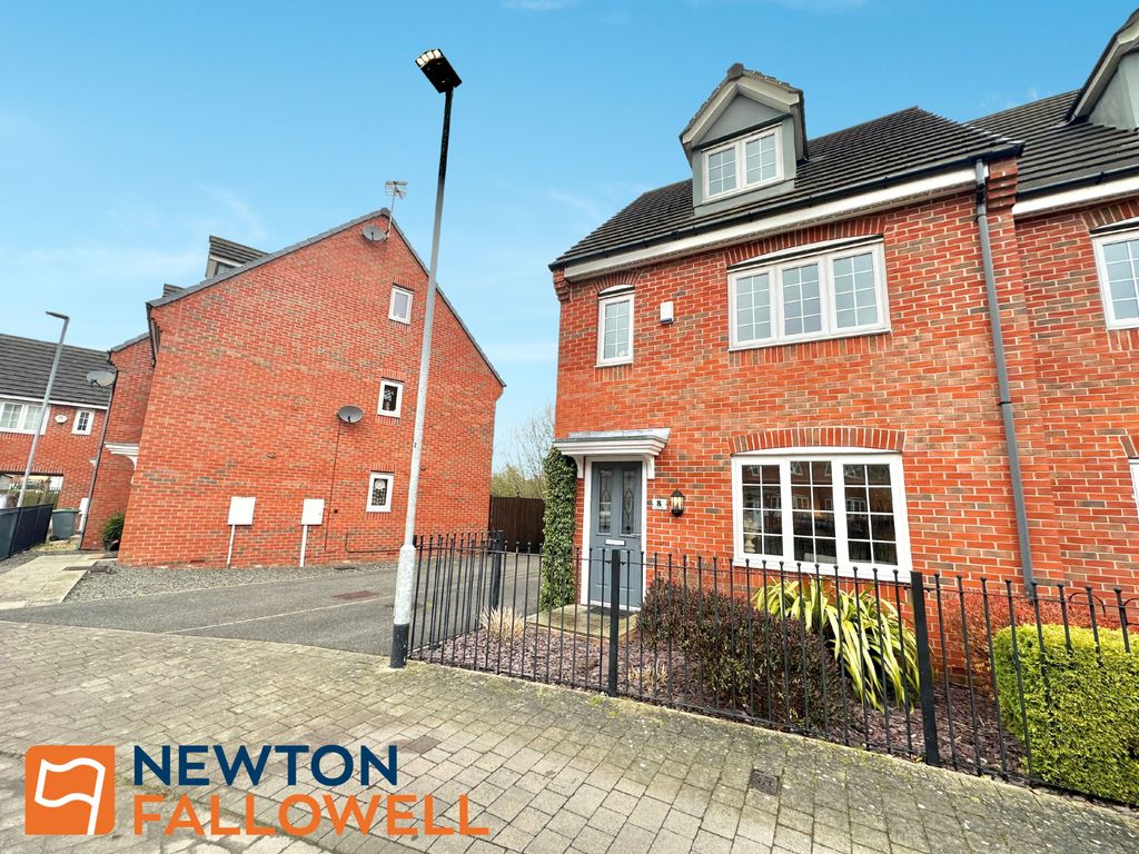 4 bed semidetached house for sale in Glamis Close, SuttonInAshfield