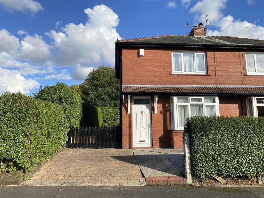 2 bed semidetached house to rent in East Avenue, Heyrod, Stalybridge