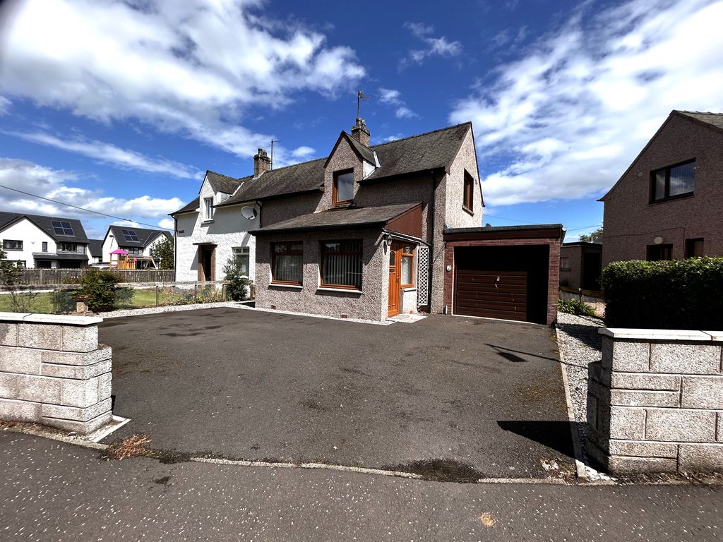 2 bed semidetached house for sale in Glebeway, Meigle, Blairgowrie