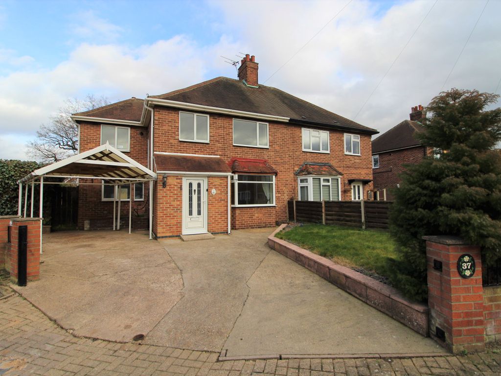 4 bed semidetached house for sale in Beckett Avenue, Gainsborough DN21