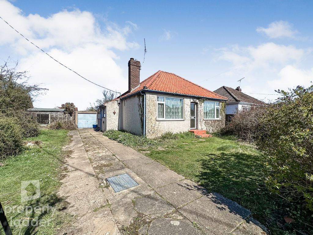 2 bed detached bungalow for sale in Sydney Road, Spixworth, Norwich