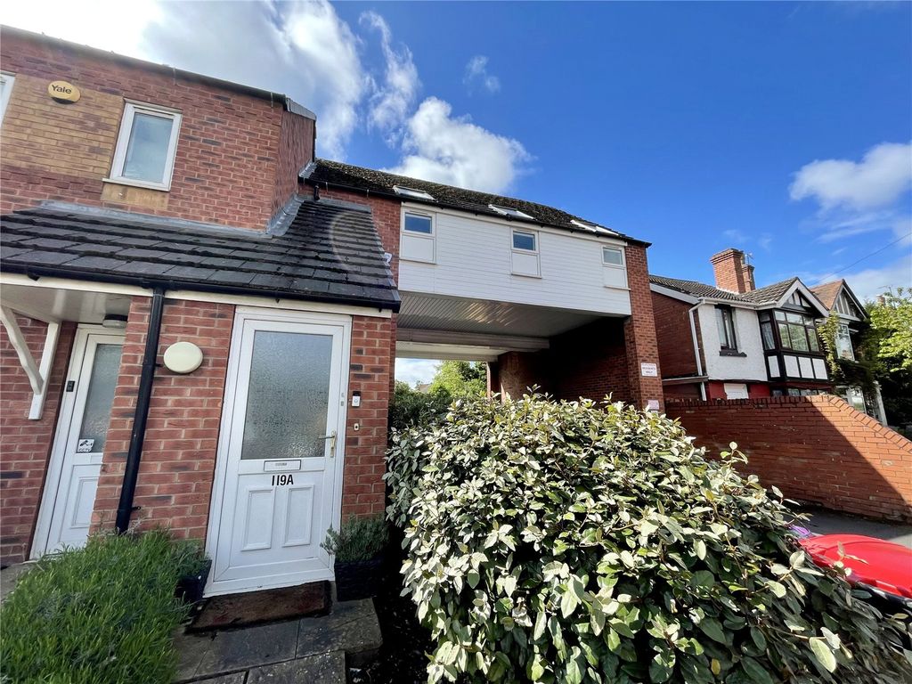 2 bed flat to rent in Watling Street, Wellington, Telford, Shropshire