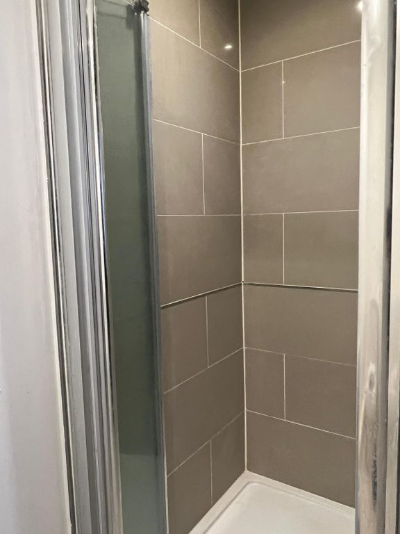 3 bed flat to rent in Vaughan Road, Harrow HA1 Zoopla