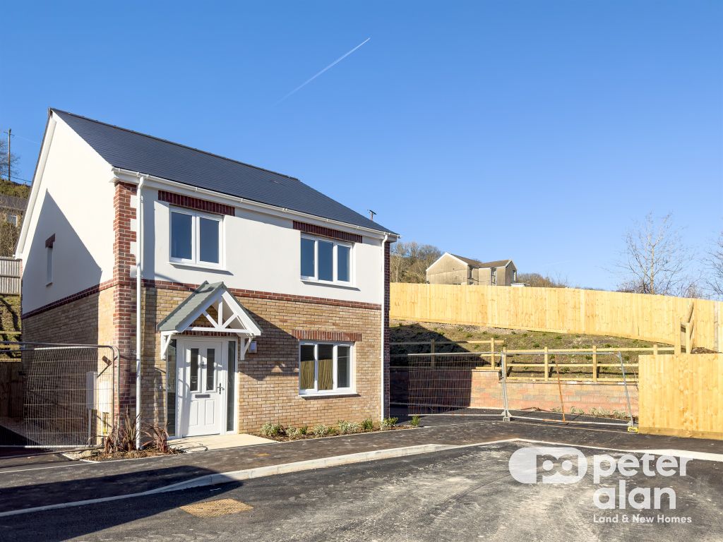 New home, 4 bed detached house for sale in Nant Y Ffyrling