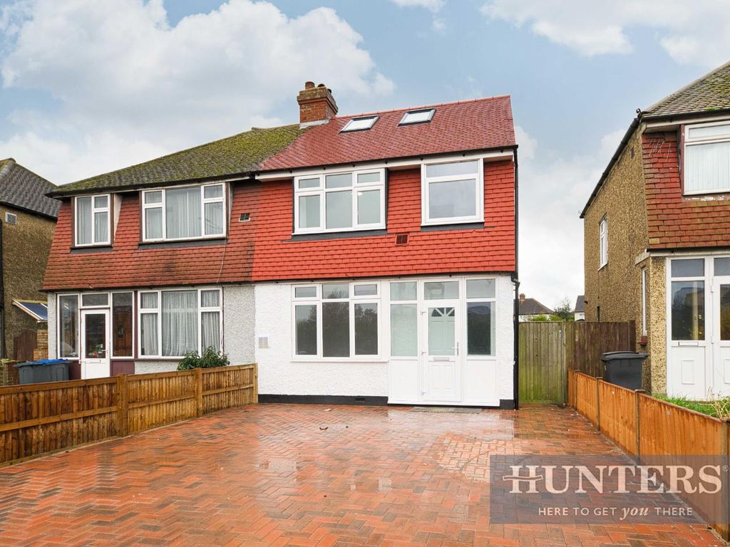 4 bed semidetached house for sale in Hook Rise South, Tolworth