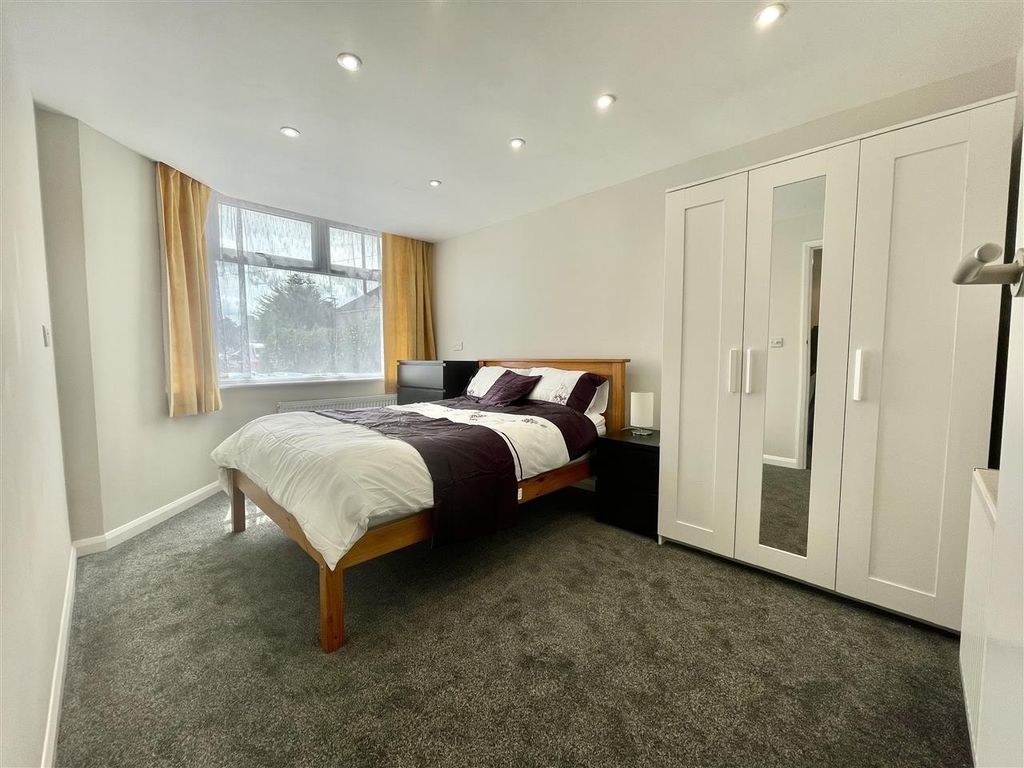 1 bed flat to rent in Roxeth Green Avenue, South Harrow, Harrow HA2, £