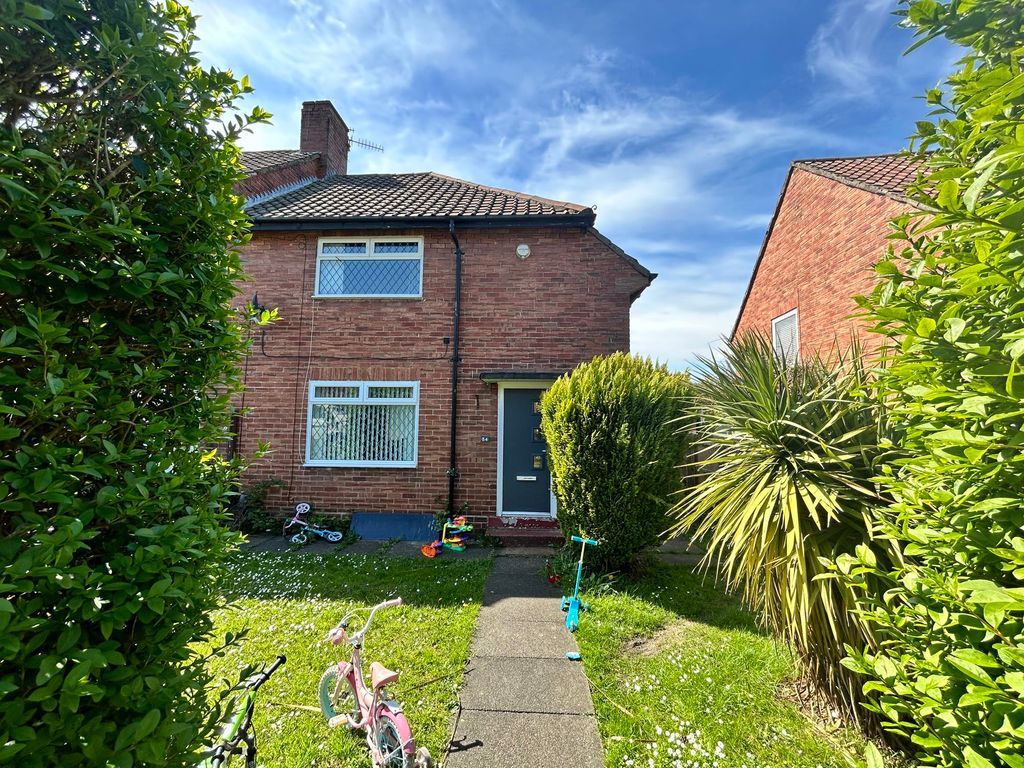2 bed terraced house for sale in Moorfoot Gardens, Dunston, Gateshead