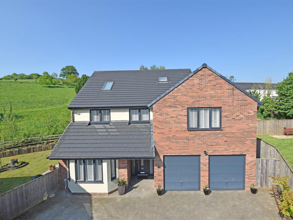 5 bed property for sale in Springbourne Drive, Cullompton EX15, £