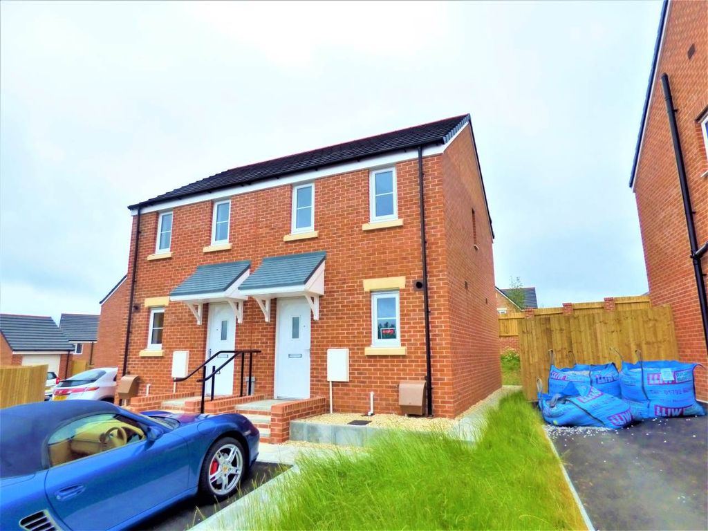 2 bed property to rent in Heol Cae Pownd, Cefneithin, Llanelli SA14, £