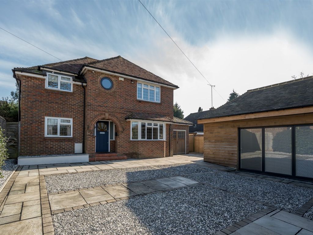 5 bed detached house for sale in Pondtail Road, Horsham RH12 Zoopla