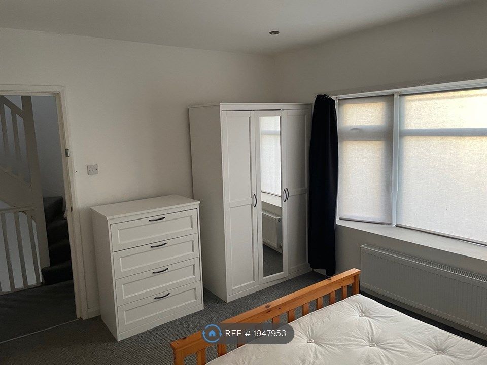 Room to rent in St.Albans Rd, Watford WD24, £660 pcm Zoopla