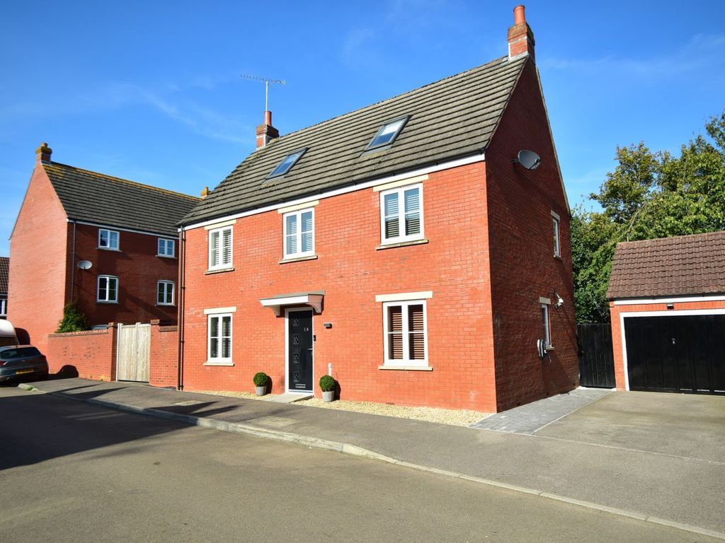 5 bed detached house for sale in Belvedere Road Bowerhill, Melksham