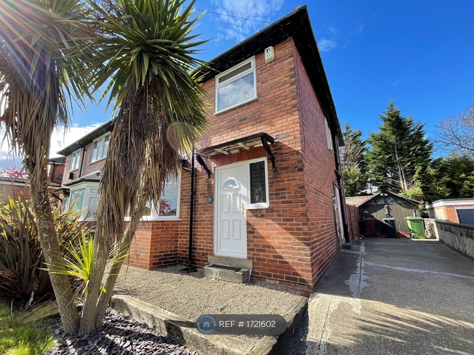 3 bed semidetached house to rent in Moor Allerton Crescent, Leeds LS17