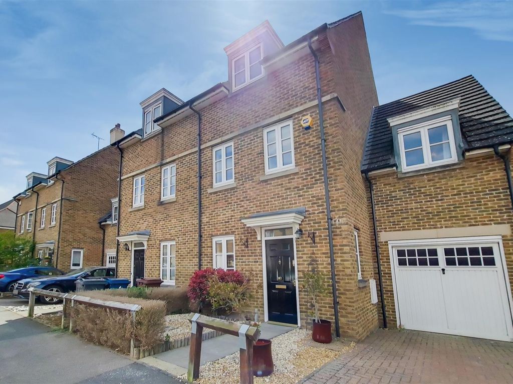 4 bed property to rent in Goodhall Close, Stanmore HA7 Zoopla