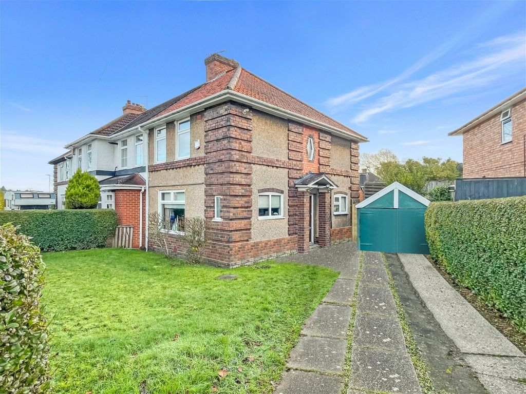 3 bed end terrace house for sale in Langstone Road, Birmingham B14, £