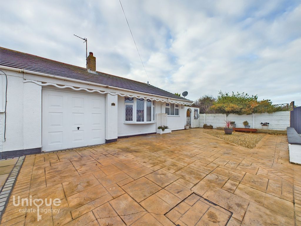 2 bed bungalow for sale in Inglewood Close, Fleetwood FY7, £235,000