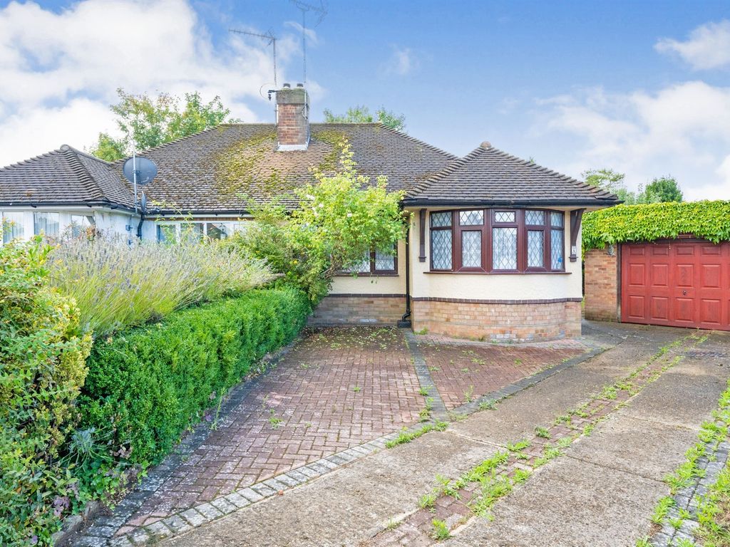 Hathaway Close, Luton LU4  