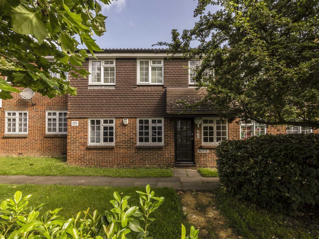 1 bed flat for sale in Avenue Road, London W3, £299,950 Zoopla