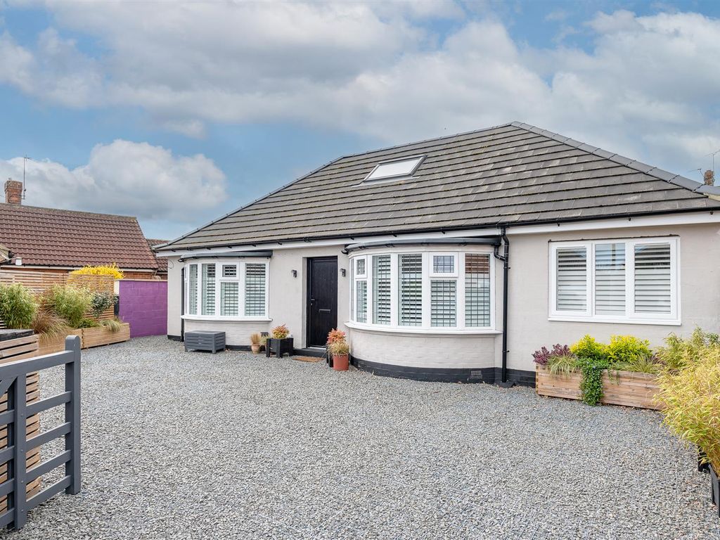 3 bed detached bungalow for sale in Chantry Avenue, Upper Poppleton
