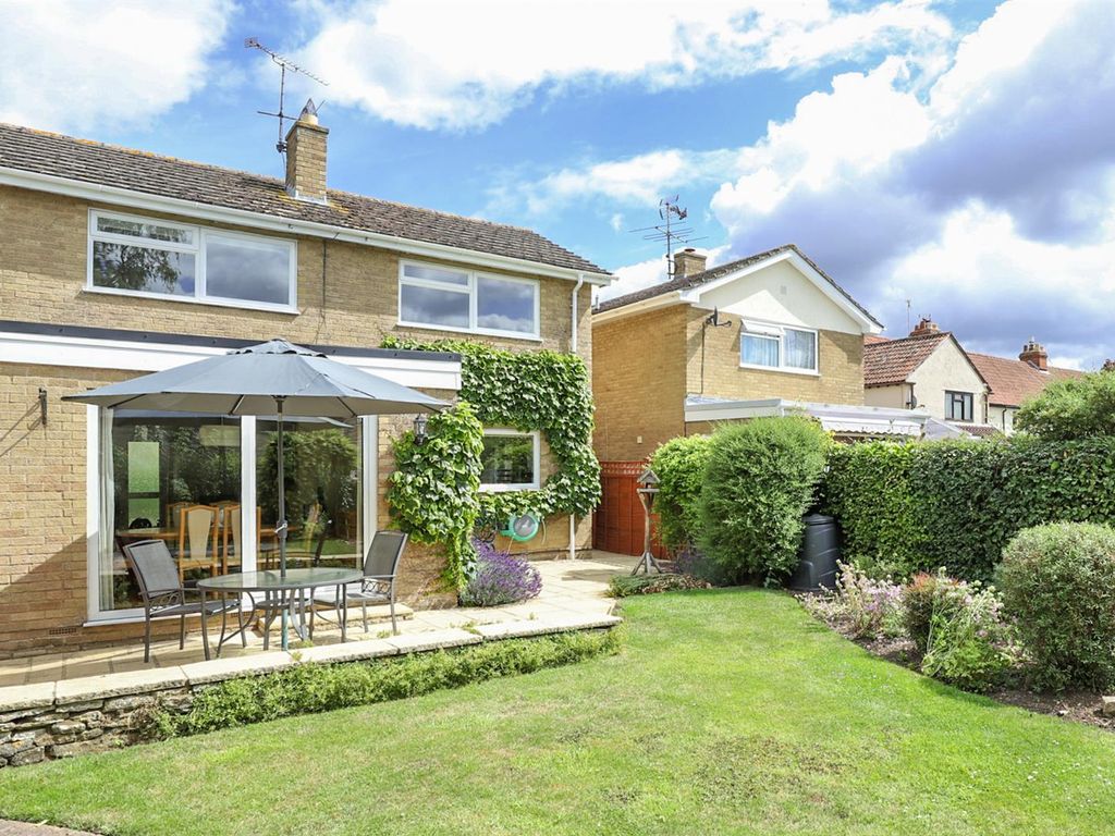 4 bed detached house for sale in Mill Lane, Clanfield, Bampton OX18, £