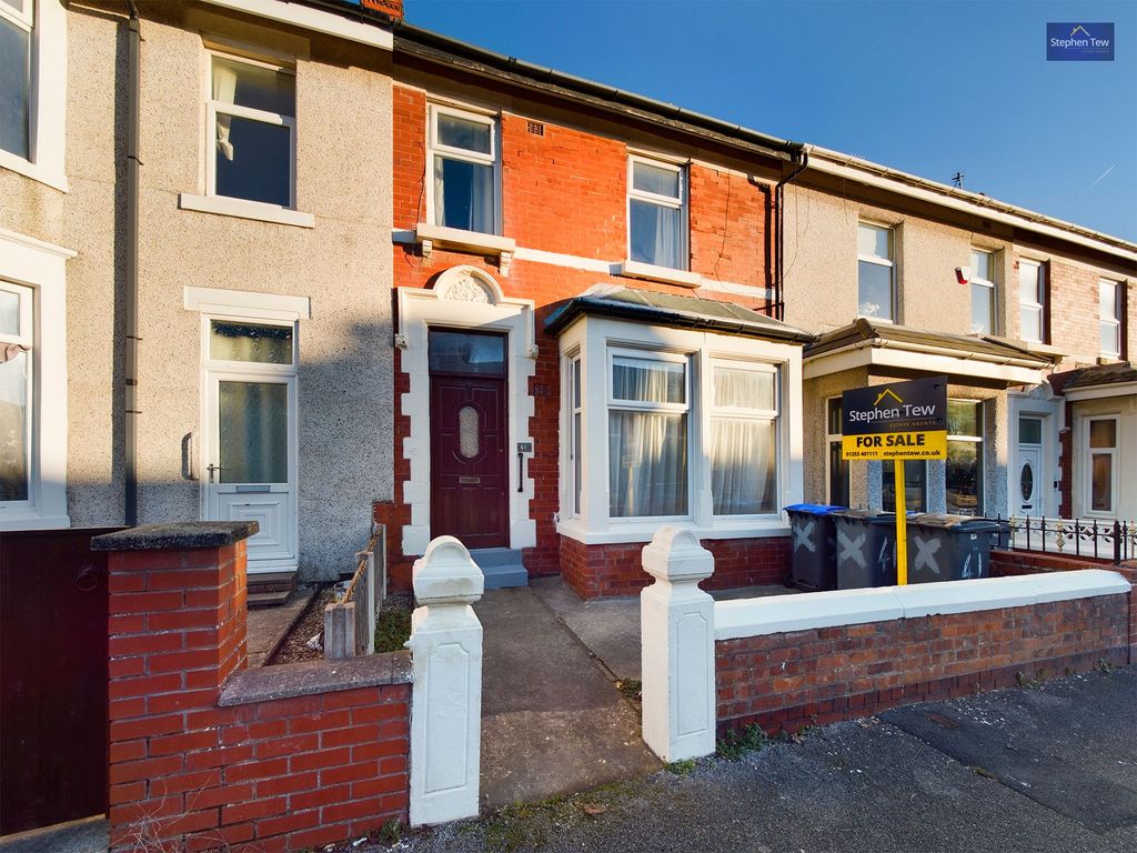 4 bed terraced house for sale in St. Heliers Road, Blackpool FY1 Zoopla