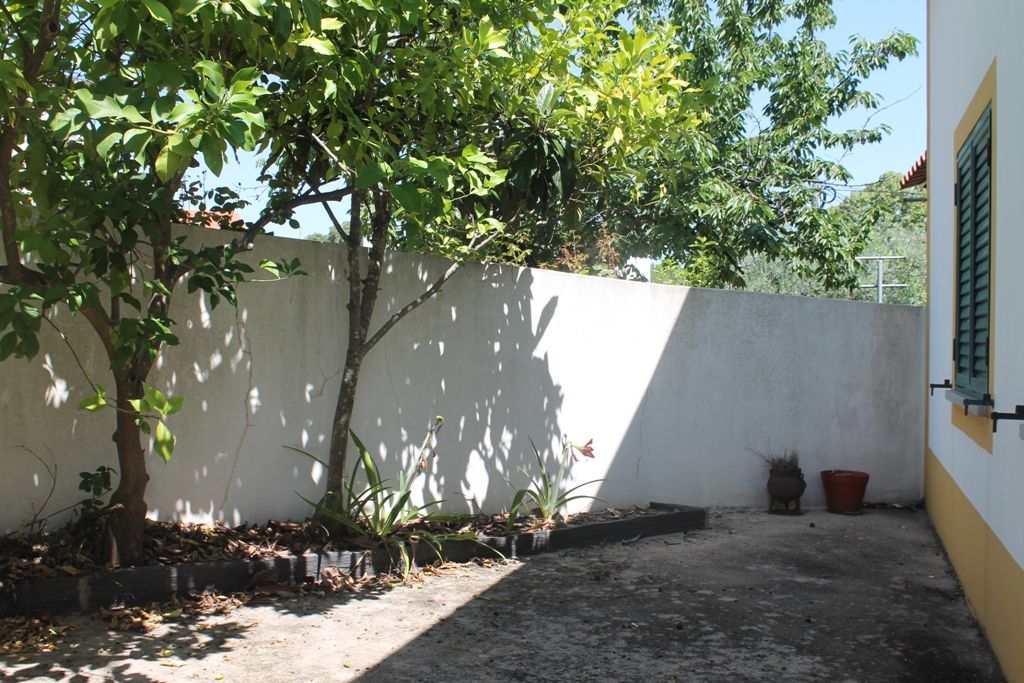 3 bed terraced house for sale in Sobreira Formosa E Alvito Da Beira