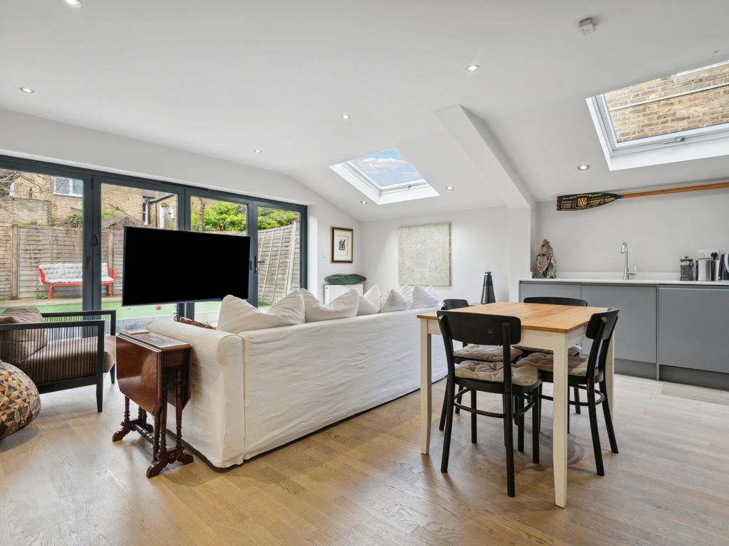 3 bed flat for sale in Wardo Avenue, Munster Village SW6, £1,150,000