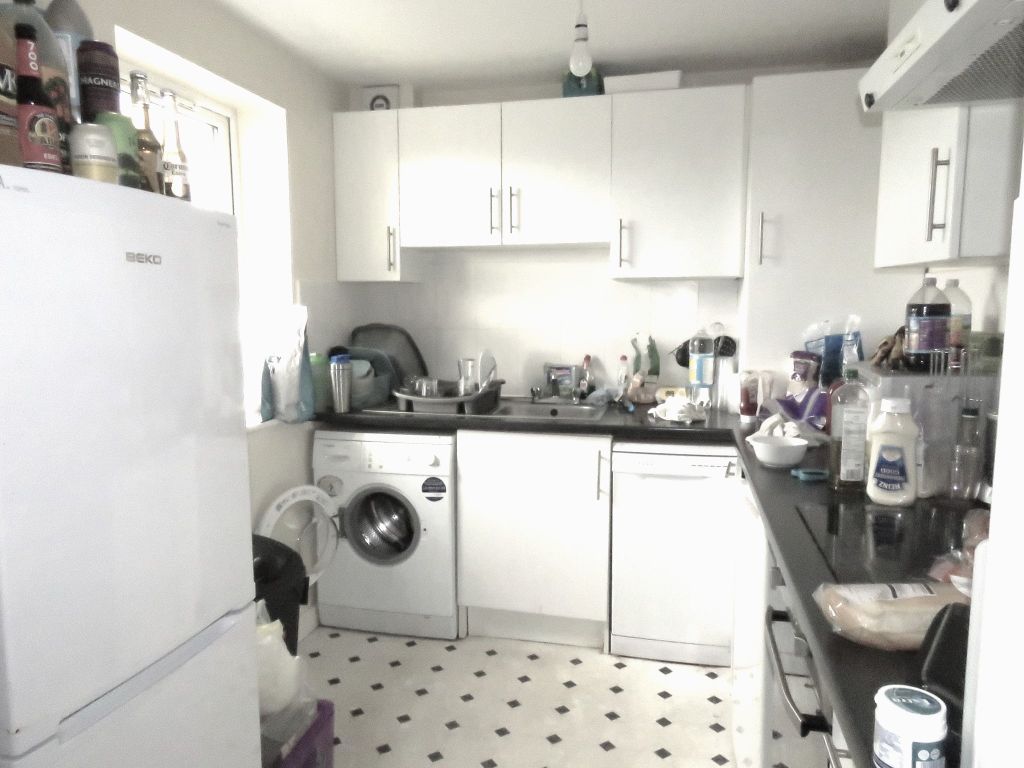 3 bed shared to rent in Mount Pleasant Road, Exeter EX4
