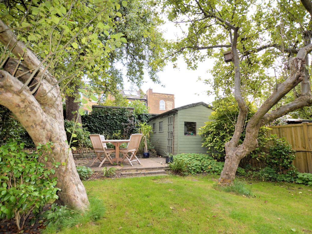 3 bed flat for sale in Dartmouth Park Road, Dartmouth Park, London NW5