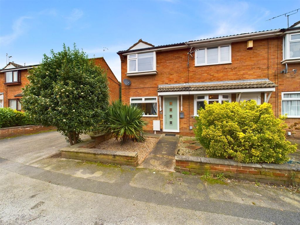 2 bed town house for sale in James Street, Arnold, Nottingham NG5, £