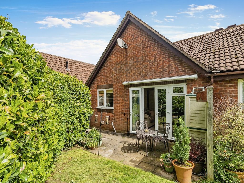 2 bed semidetached bungalow for sale in Eleanor Walk, Woburn, Milton Keynes MK17, £230,000 Zoopla