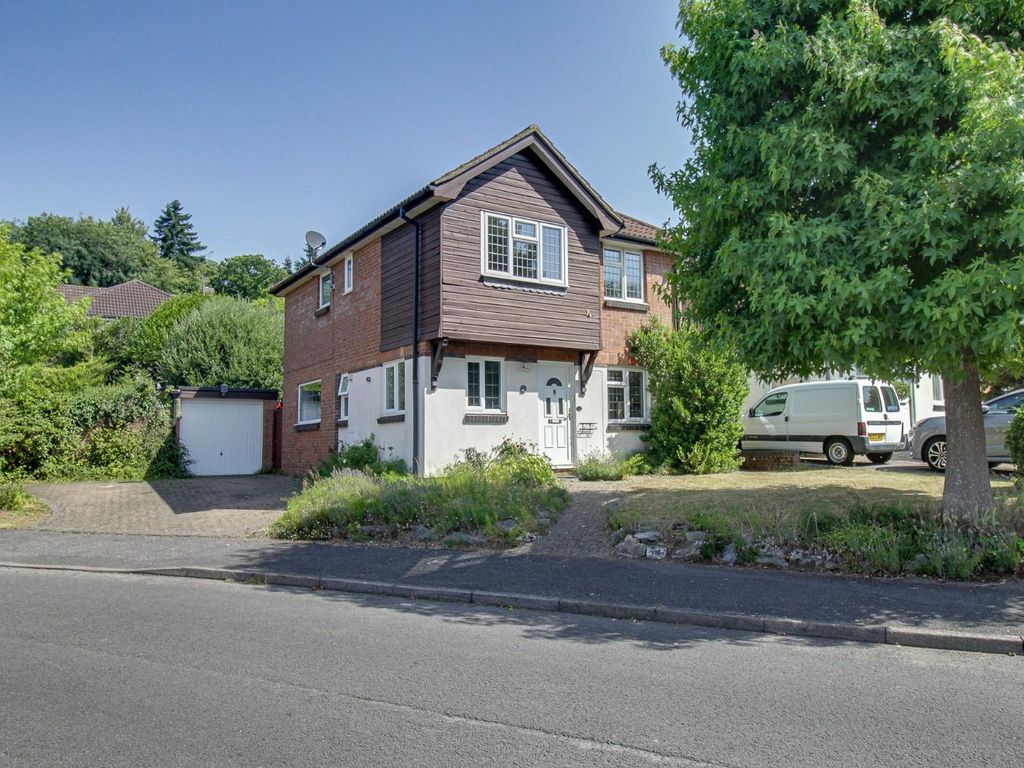 4 bed detached house for sale in Mitre Copse, Eastleigh