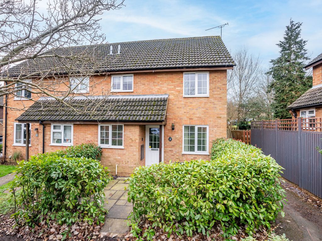 1 bed terraced house for sale in Larkswood Rise, St. Albans