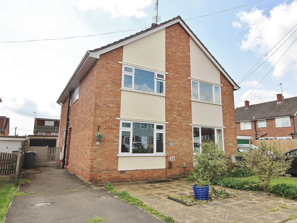 3 bed semidetached house for sale in Hurst Green Close, Cowplain