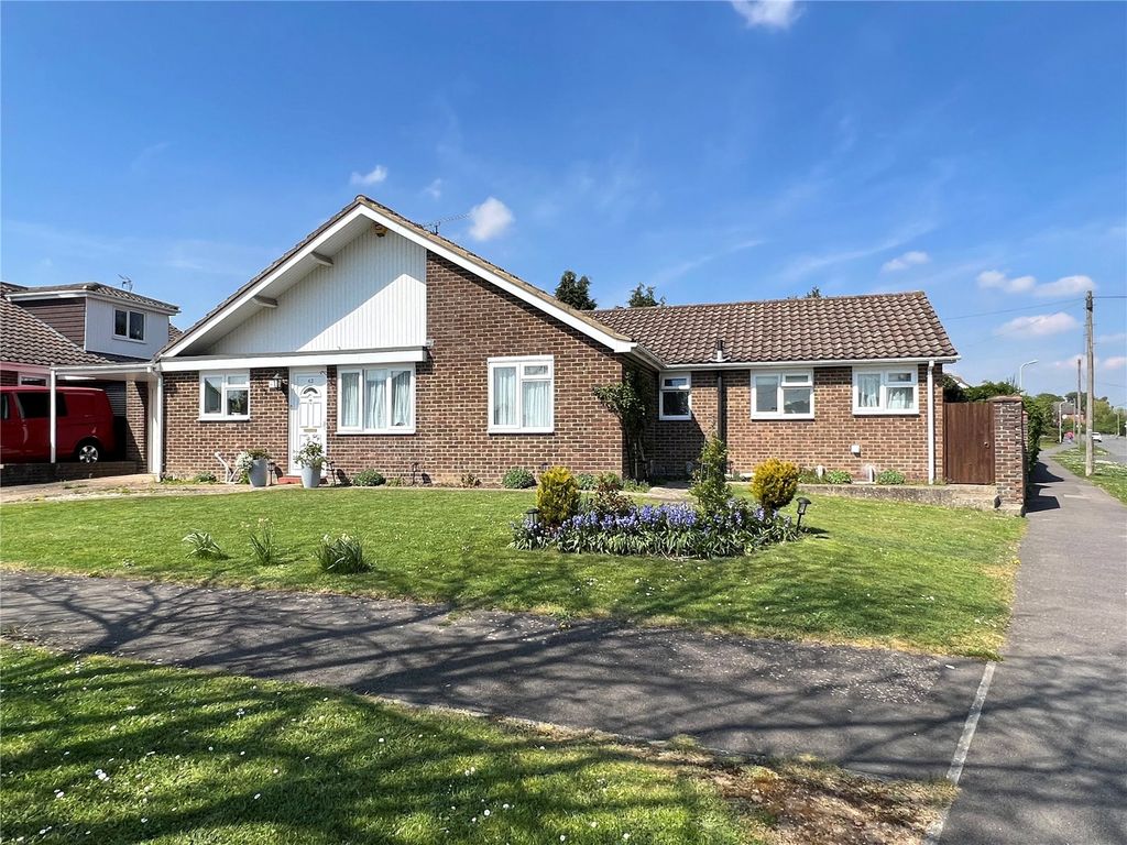 5 bed bungalow for sale in Oatlands Road, Shinfield, Reading, Berkshire RG2 Zoopla