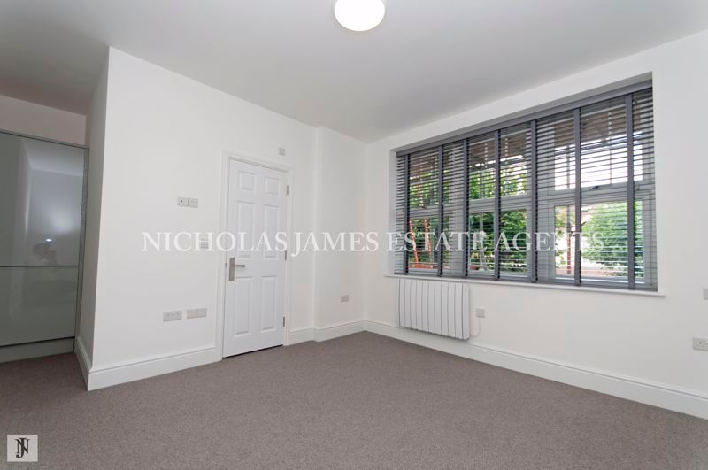 Studio to rent in St, Johns Avenue, Friern London N11, £1,300
