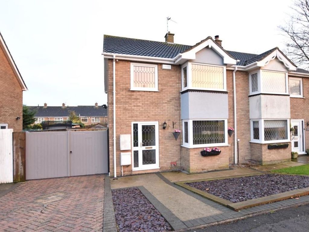 3 bed semidetached house for sale in Oak Way, Cleethorpes DN35, £