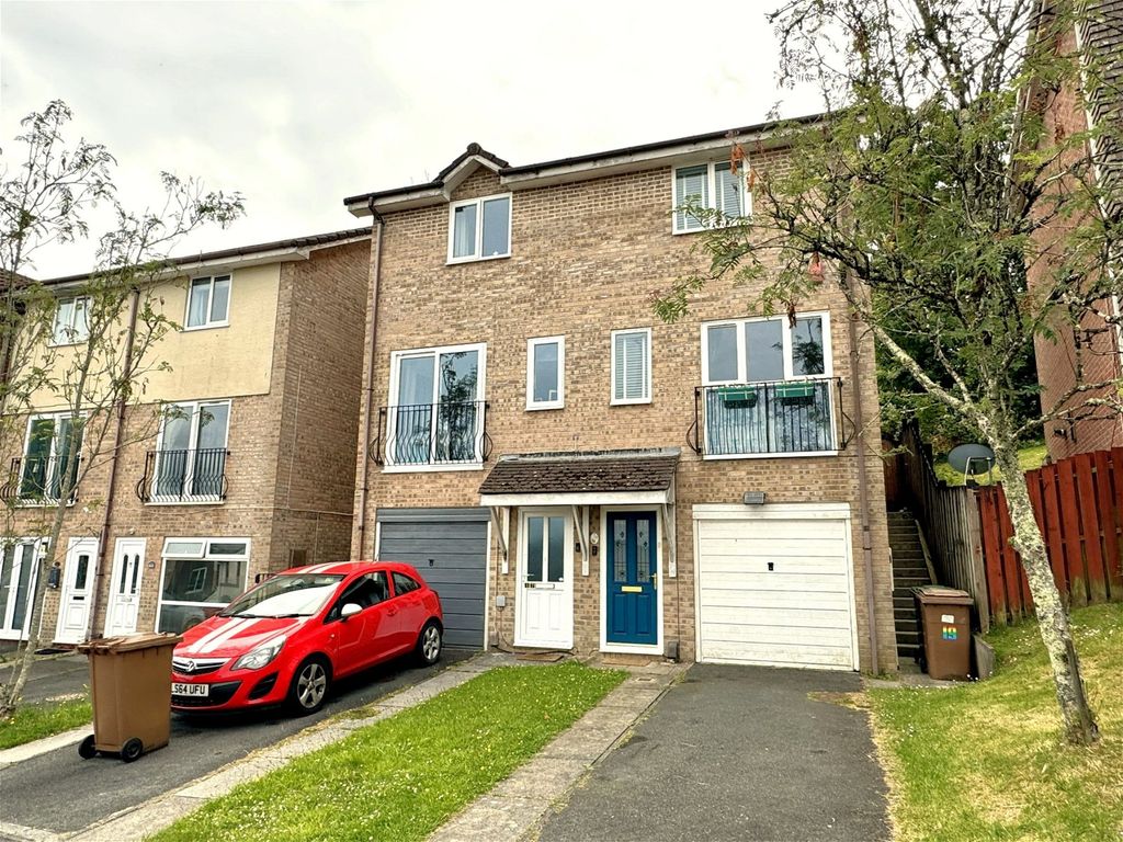 3 bed semidetached house for sale in Prestonbury Close, Widewell