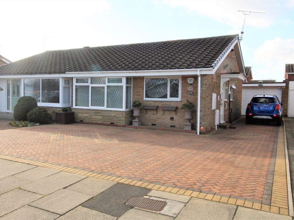 2 bed bungalow for sale in stoops lane, bessacarr, doncaster, south yorkshire dn4