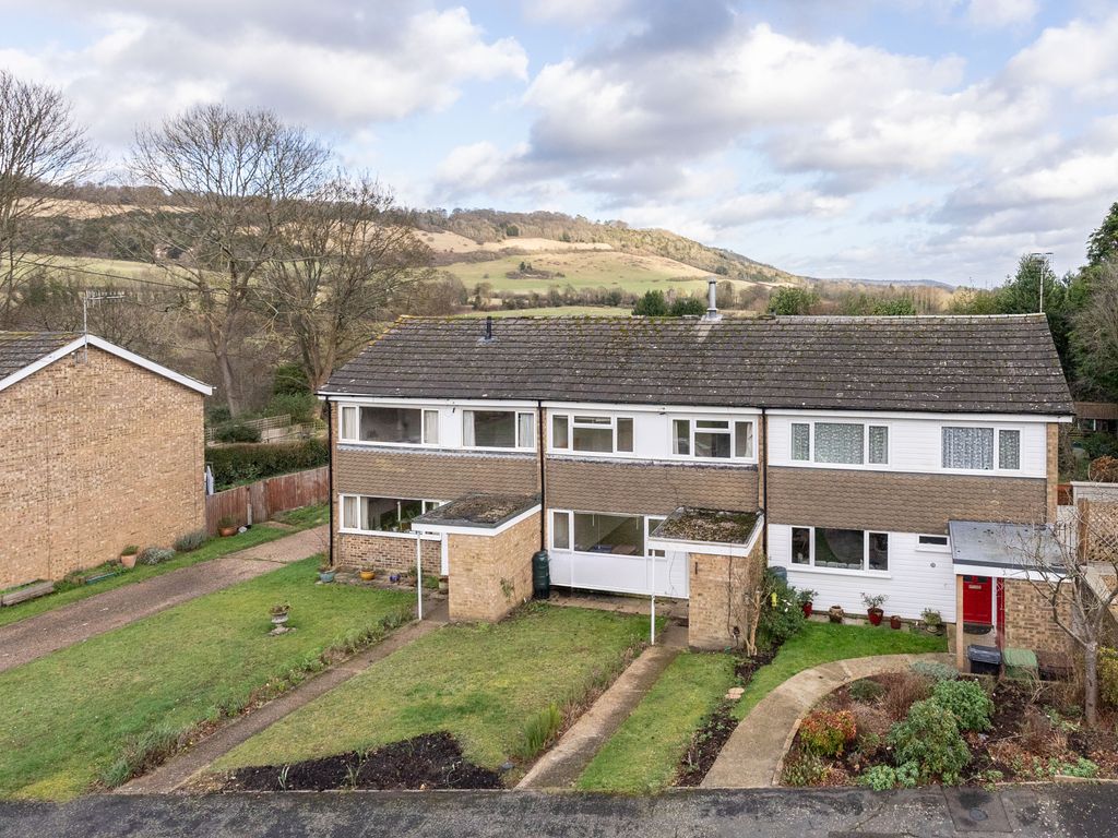 3 bed terraced house for sale in Leslie Road, Pixham, Dorking RH4, £
