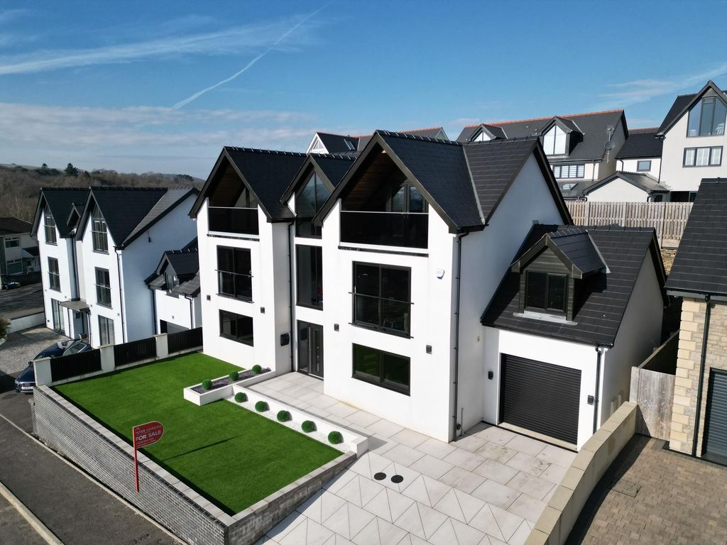 5 bed detached house for sale in Abergarw Meadow, Brynmenyn, Bridgend