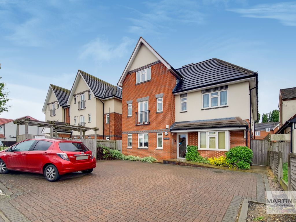 2 bed flat for sale in Uxbridge Road, Hayes UB4 Zoopla