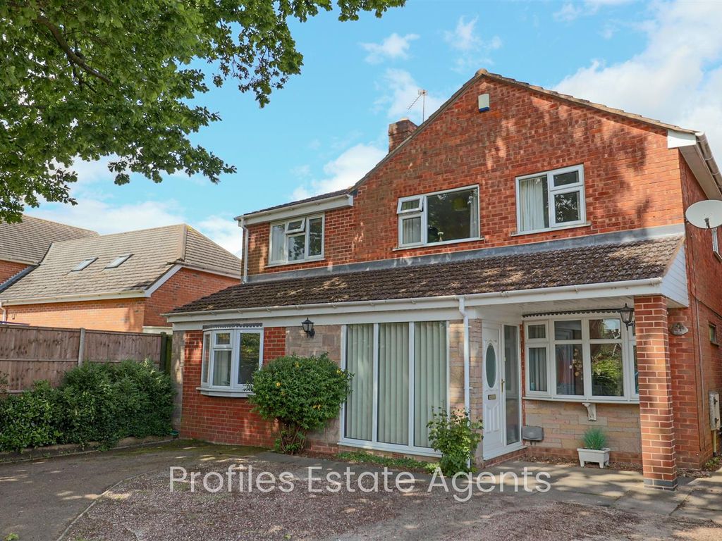 4 bed detached house for sale in Red Hall Drive, Barwell, Leicester LE9