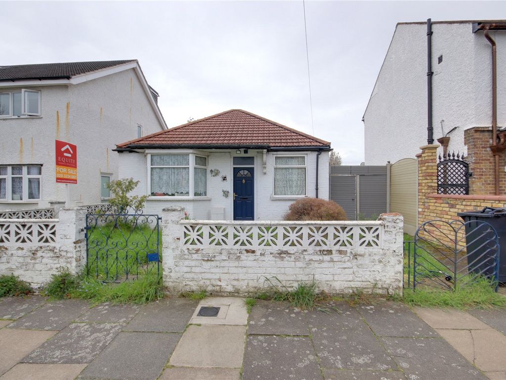 3 bed bungalow for sale in Malvern Road, Enfield EN3 Zoopla