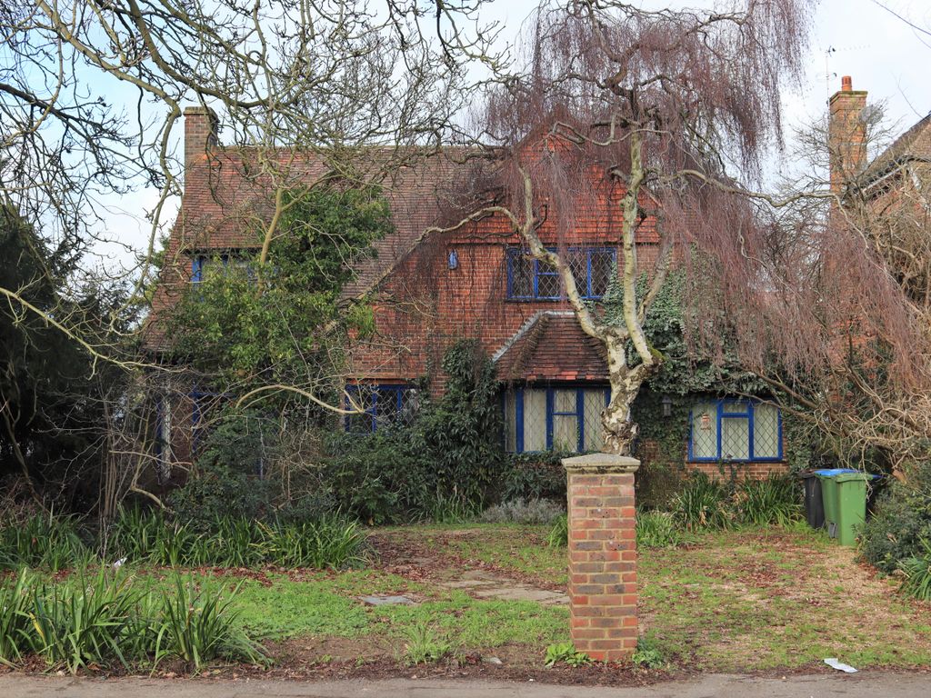 4 bed detached house for sale in Rydens Road, WaltonOnThames KT12