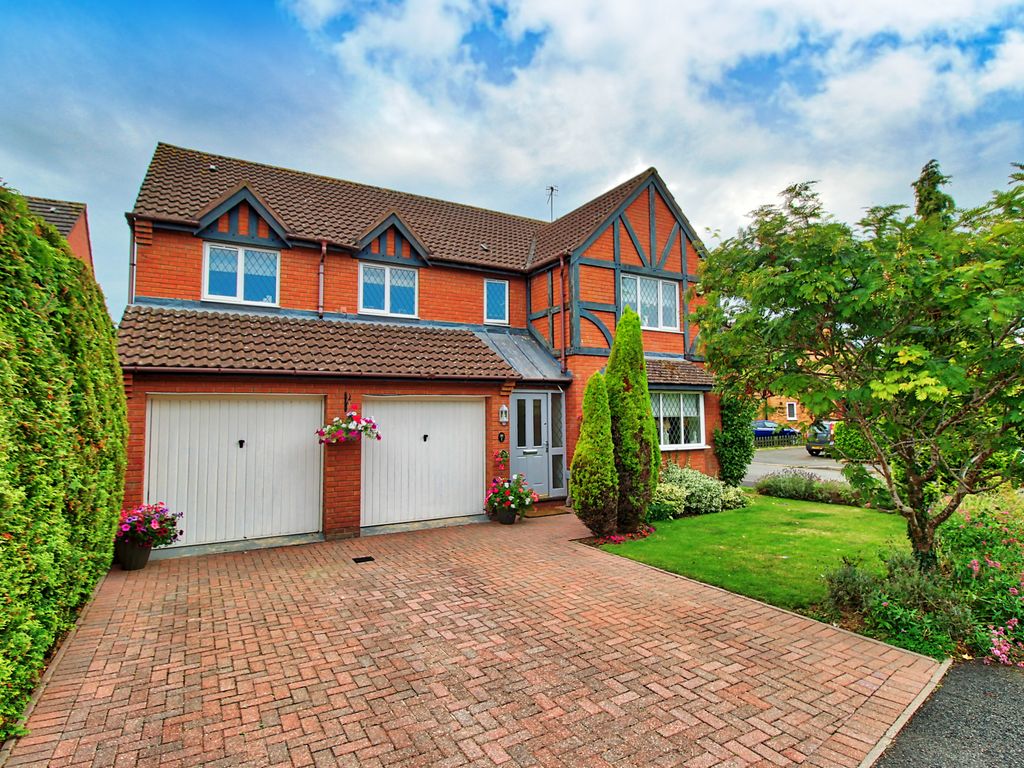 5 bed detached house for sale in Keren Drive, Brockhill Village, Norton