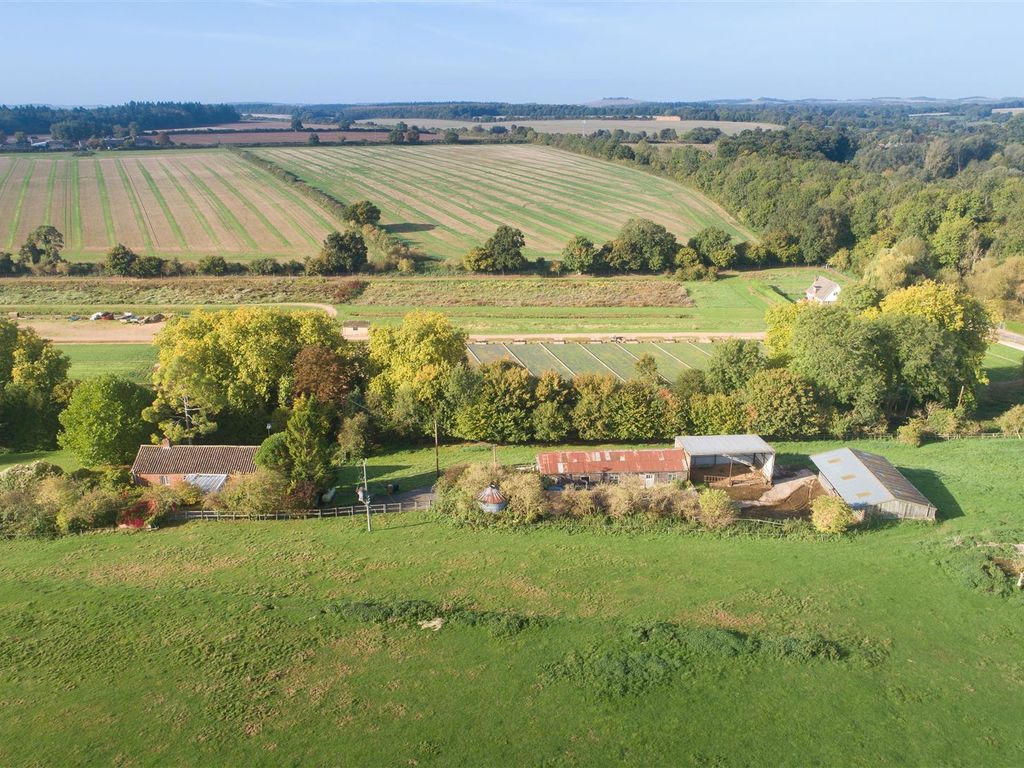 3 bed country house for sale in Cattle Lane, Abbotts Ann, Andover SP11